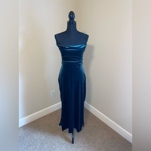 Taylor Brand, size 2, cowl neck, long dark emerald velvet dress